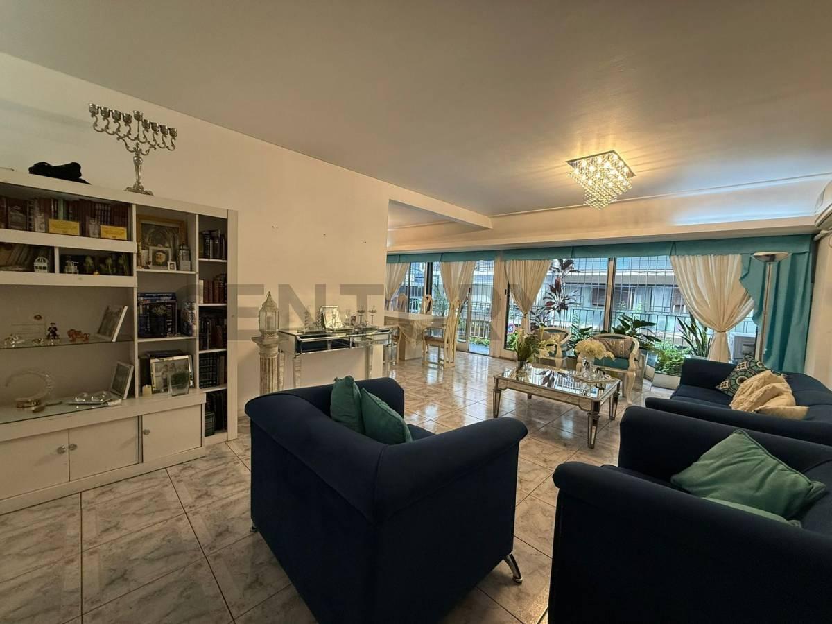 Foto de VENTA DEPARTAMENTO 4 AMBIENTES CON COCHERA EN RECOLETA - ACEPTA PERMUTA, imagen 4