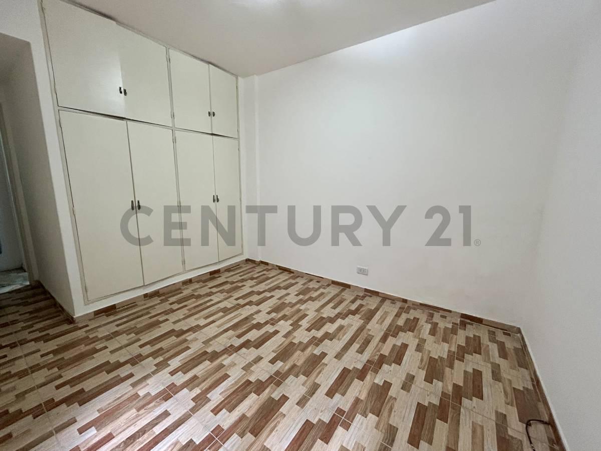 Foto de ALQUILER DEPARTAMENTO 3 AMBIENTES CON PATIO EN FLORES, imagen 3