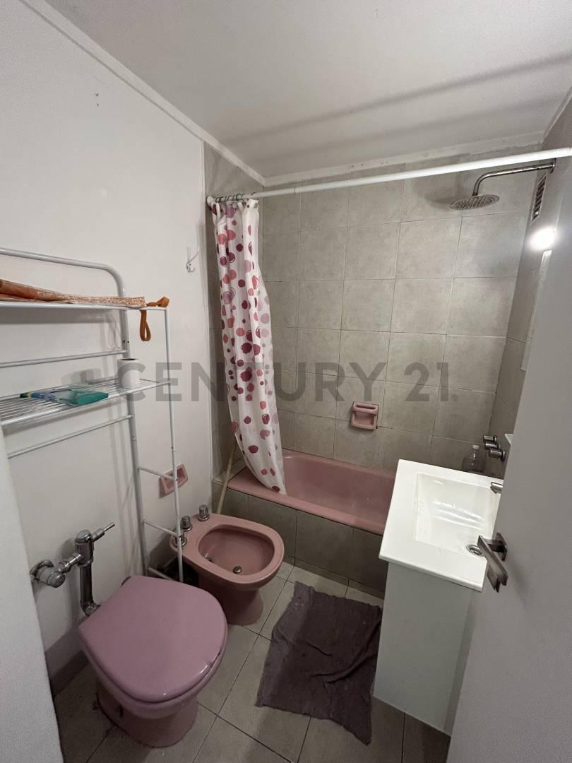 Foto de Venta Departamento 4 Ambientes en Recoleta con Cochera y Dependencia /, imagen 2