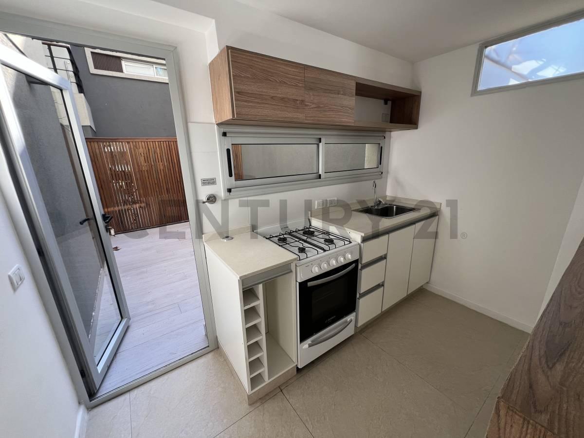 Foto de ALQUILER MONOAMBIENTE DIVIDIDO NUEVO + PATIO PROPIO + BALCON EN SAAVEDRA, imagen 5