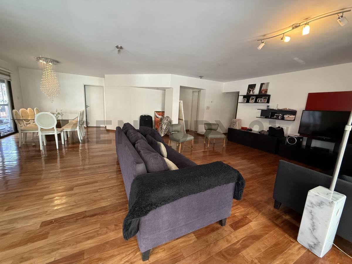 Foto de VENTA DEPARTAMENTO 5 AMBIENTES CON DEPENDENCIA Y COCHERA FIJA EN, imagen 2