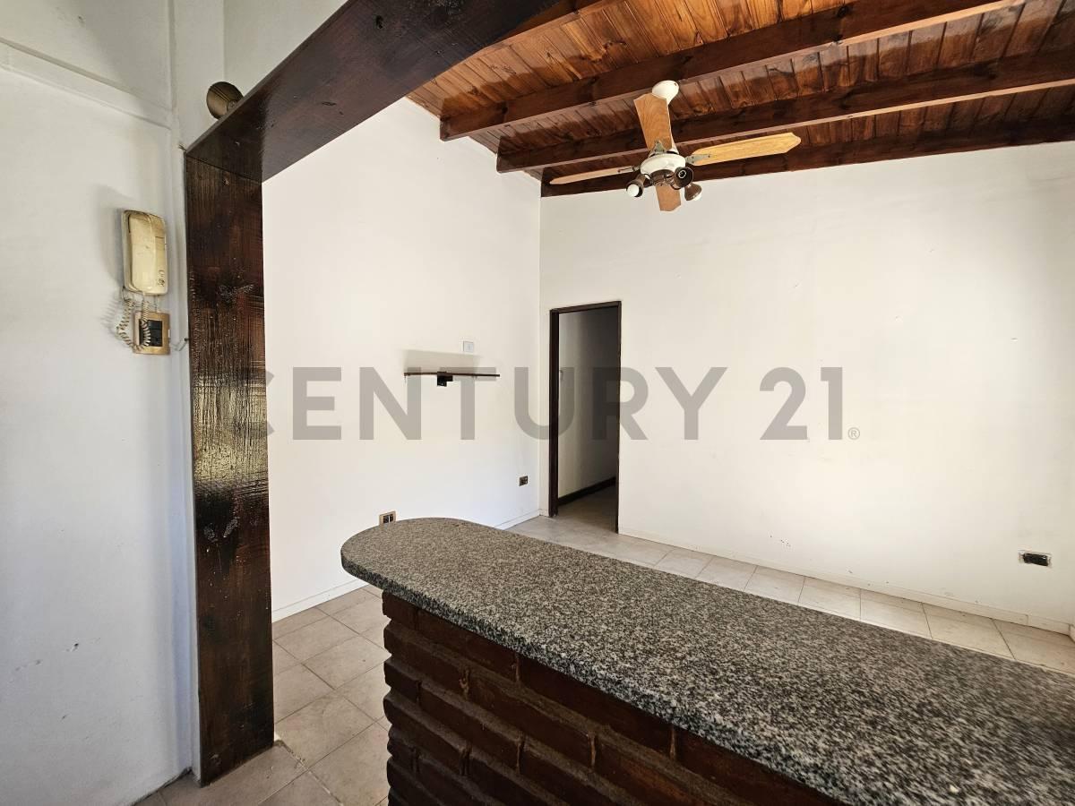 Foto de Venta PH multifamiliar 5 ambientes c/terraza y patio, en Mataderos, imagen 1