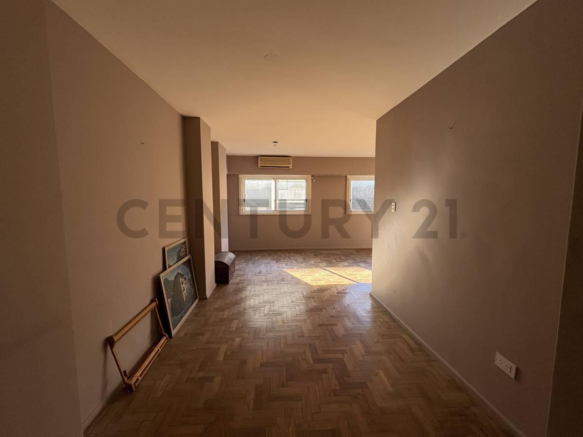Foto de Venta Departamento 4 ambientes con cochera en Recoleta, imagen 2