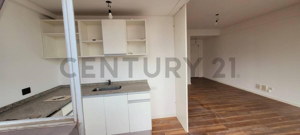 Foto de VENTA DEPARTAMENTO 2 AMBIENTES EN FLORES PERMUTA, imagen 2