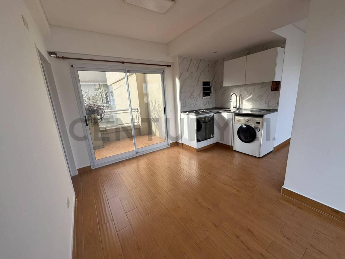 Foto de VENTA DEPARTAMENTO DOS AMBIENTES Y MEDIO CON DOBLE BALCÓN EN BARRIO, imagen 1