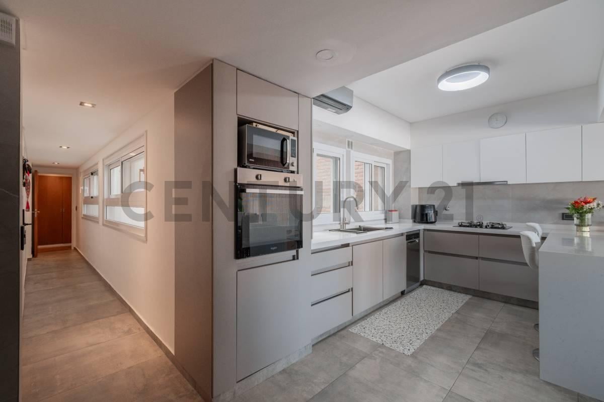 Foto de VENTA DÚPLEX 7 AMBIENTES EN PALERMO 2 COCHERAS - ACEPTA PERMUTA, imagen 3