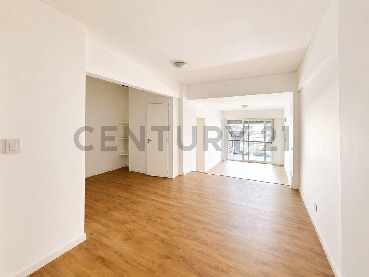 Foto de Venta Departamento 3 Ambientes con Balcón Corrido al Frente – Recoleta, imagen 1