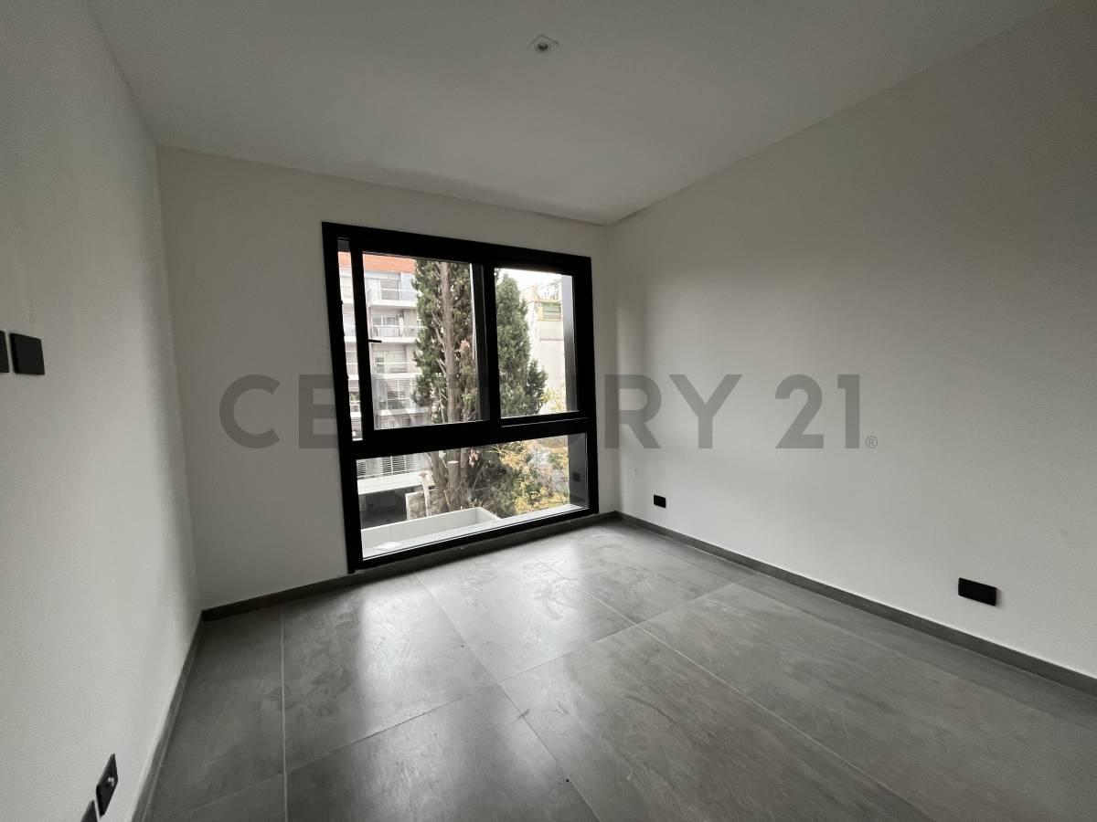 Foto de VENTA DEPARTAMENTO 4 AMBIENTES CON DEPENDENCIA EN FLORES EDIFICIO DE, imagen 4