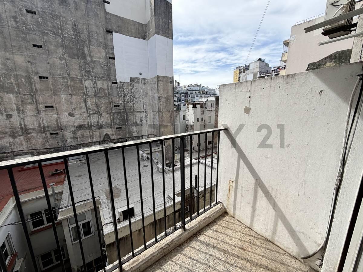Foto de VENTA MONOAMBIENTE DIVIDIDO CON BALCON EN RECOLETA, imagen 1
