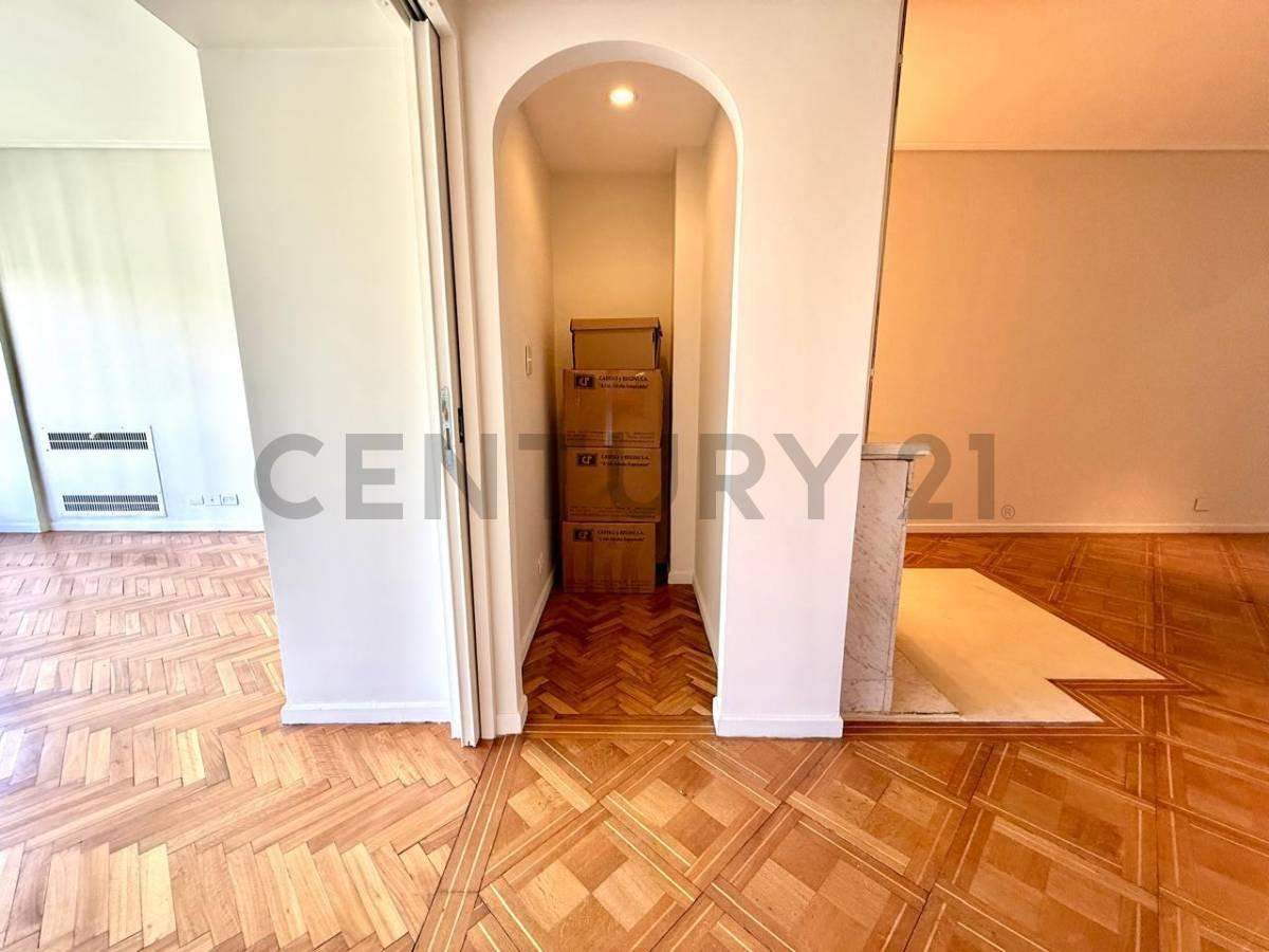 Foto de Venta departamento 3 ambientes y dependencia de servicio en Recoleta, imagen 3