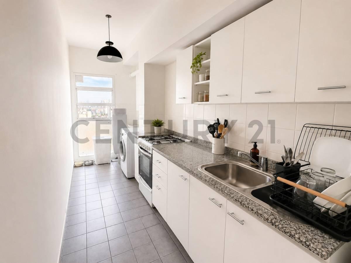 Foto de VENTA DEPARTAMENTO 2 AMBIENTES CON COCHERA Y BALCÓN CORRIDO AL, imagen 3