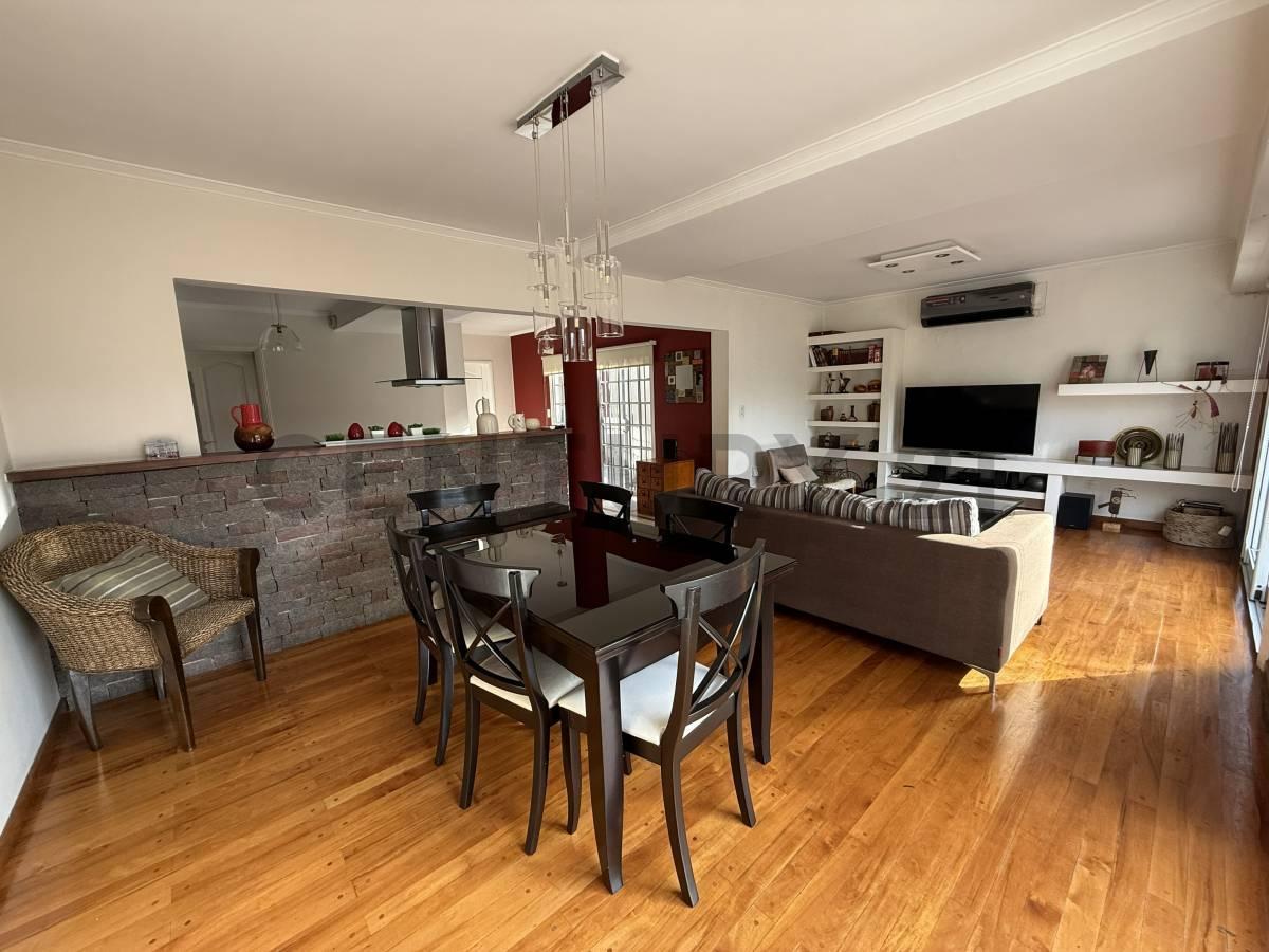 Foto de VENTA CASA 3 A 6 AMBIENTES EN BURZACO, imagen 1