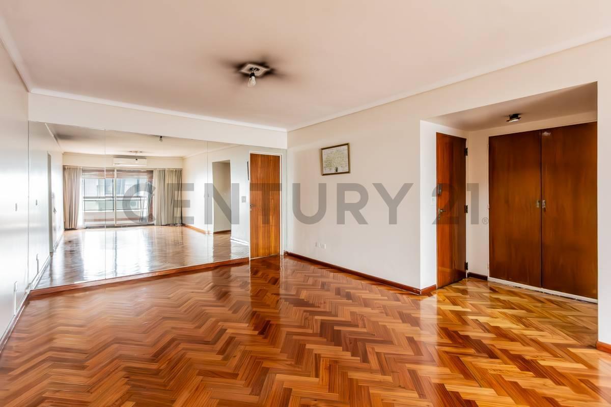 Foto de VENTA DEPARTAMENTO 5 AMBIENTES RECOLETA CON COCHERA -BAULERA-SEGURIDAD, imagen 3