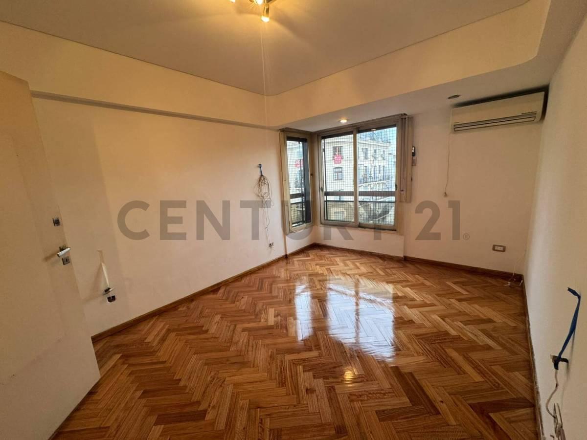 Foto de VENTA DEPARTAMENTO 5 AMBIENTES RECOLETA CON COCHERA -BAULERA-SEGURIDAD, imagen 4