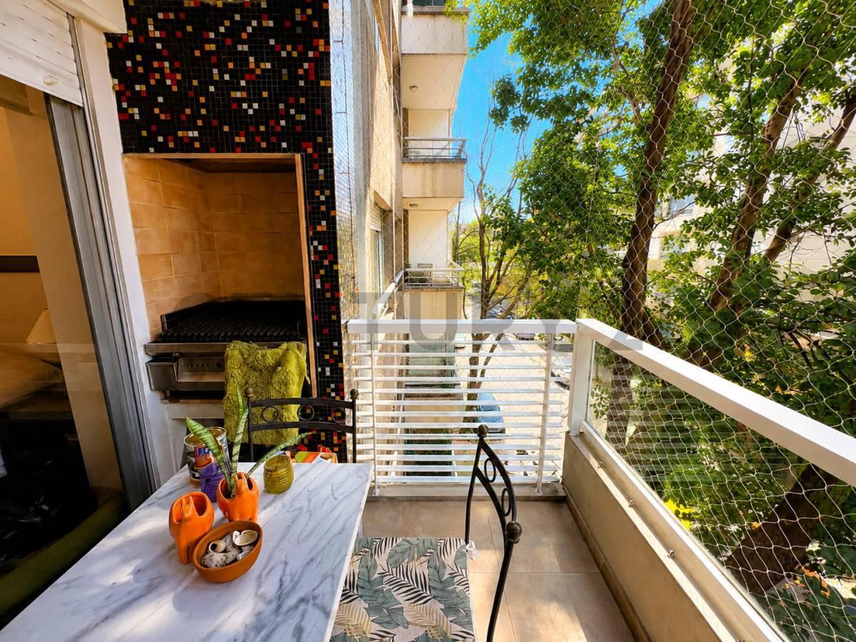 Foto de VENTA DEPARTAMENTO 3 AMBIENTES CON COCHERA FIJA EN PALERMO CON PARRILLA, imagen 1