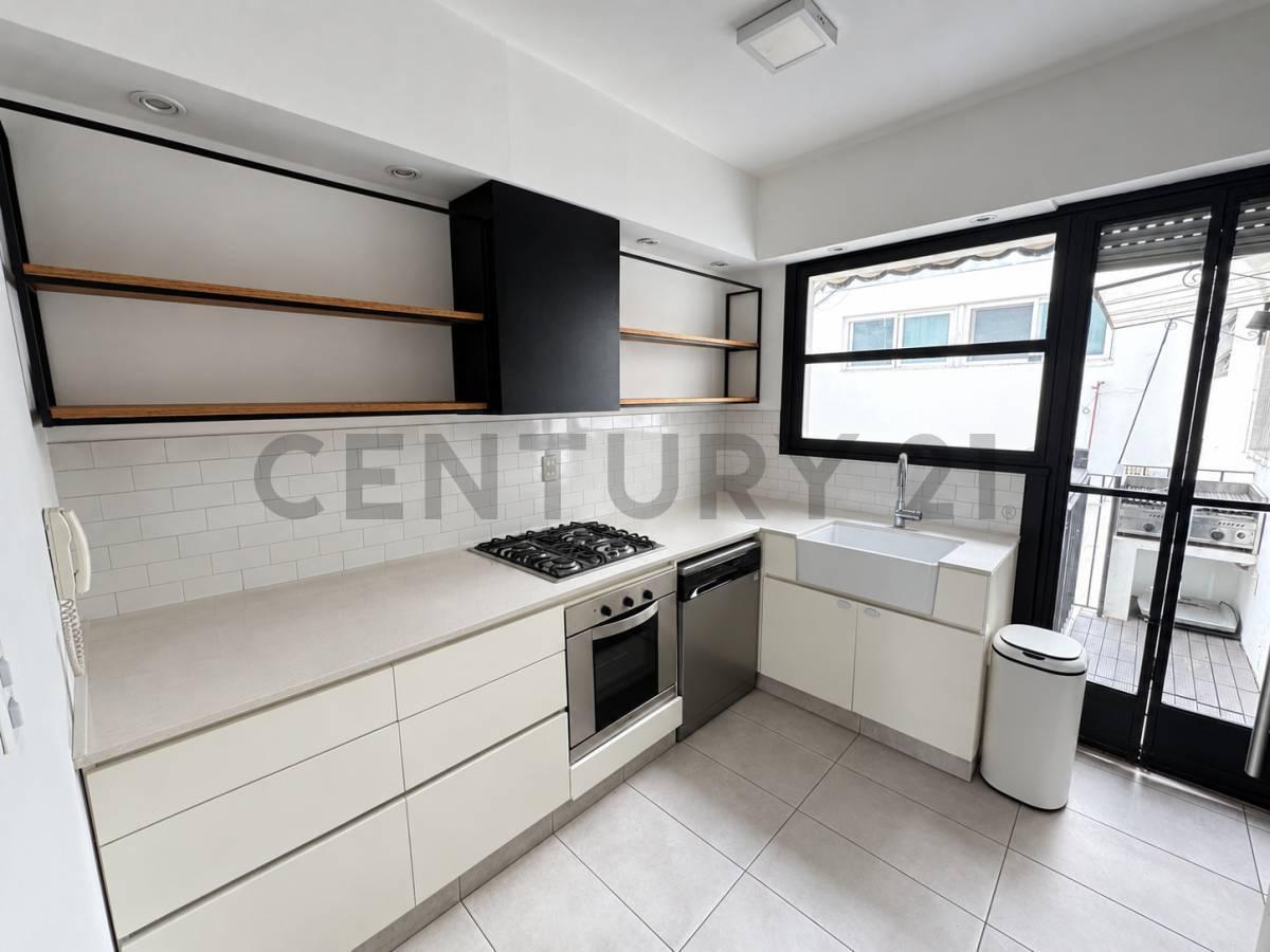 Foto de VENTA DEPARTAMENTO 3 AMBIENTES CON DEPENDENCIA PISO ALTO HECHO A NUEVO, imagen 2