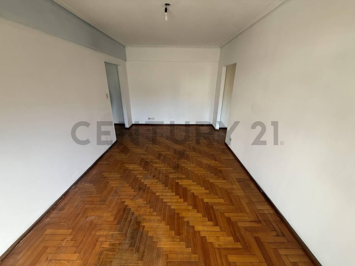 Foto de VENTA DEPARTAMENTO 2 AMBIENTES CON BALCÓN EN COGHLAN, imagen 3