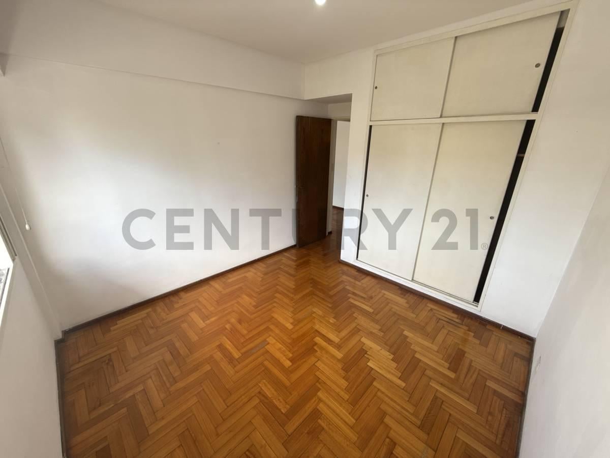Foto de VENTA DEPARTAMENTO 2 AMBIENTES CON BALCÓN EN COGHLAN, imagen 2