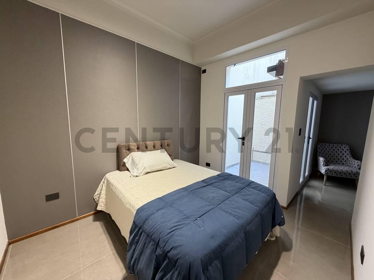 Foto de VENTA DEPTO 4 AMBIENTES RECICLADO CON PATIO EN PLENO COLEGIALES, imagen 4