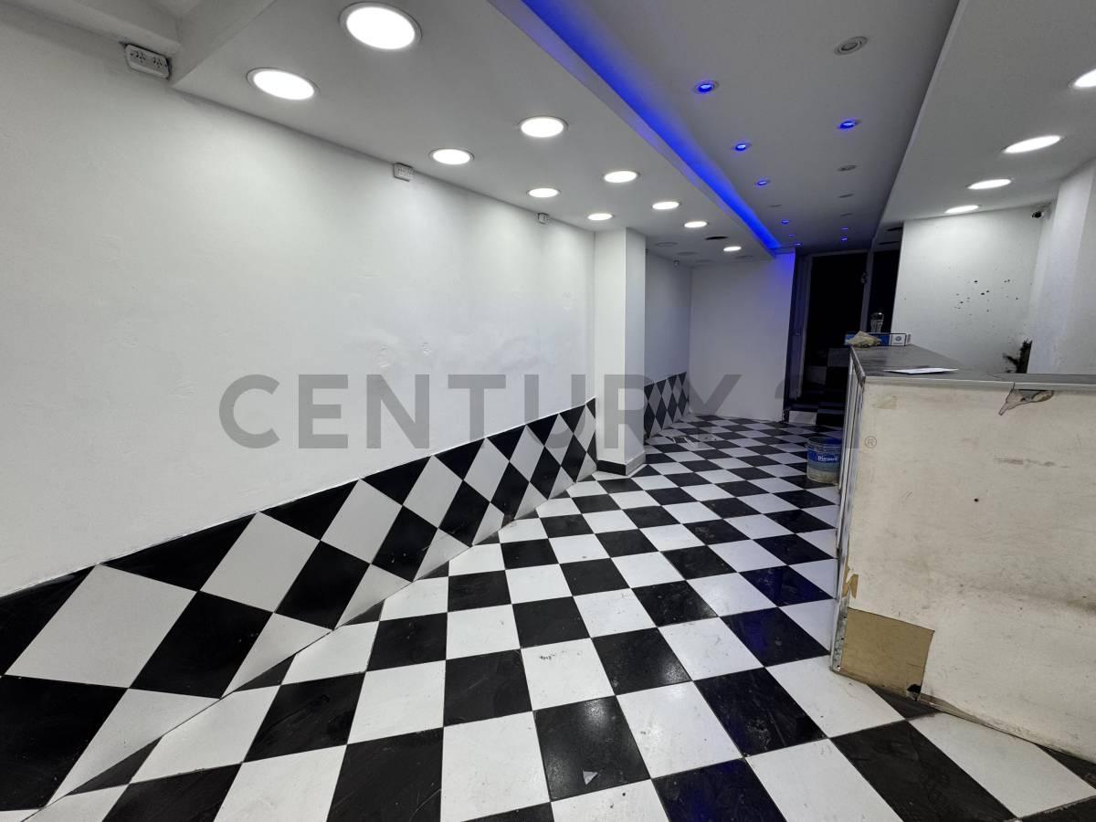 Foto de VENTA LOCAL EN ONCE TRES PLANTAS MAS OFICINA, imagen 5