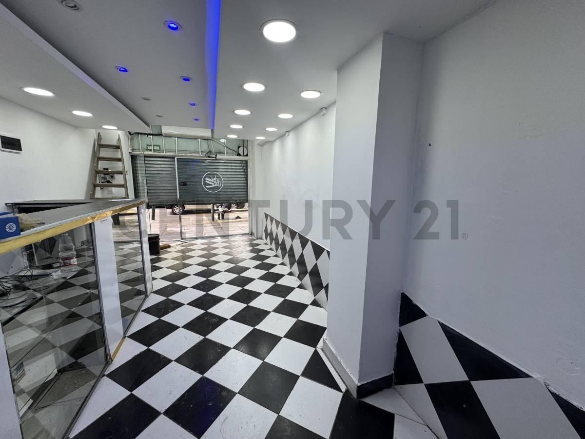 Foto de VENTA LOCAL EN ONCE TRES PLANTAS MAS OFICINA, imagen 1