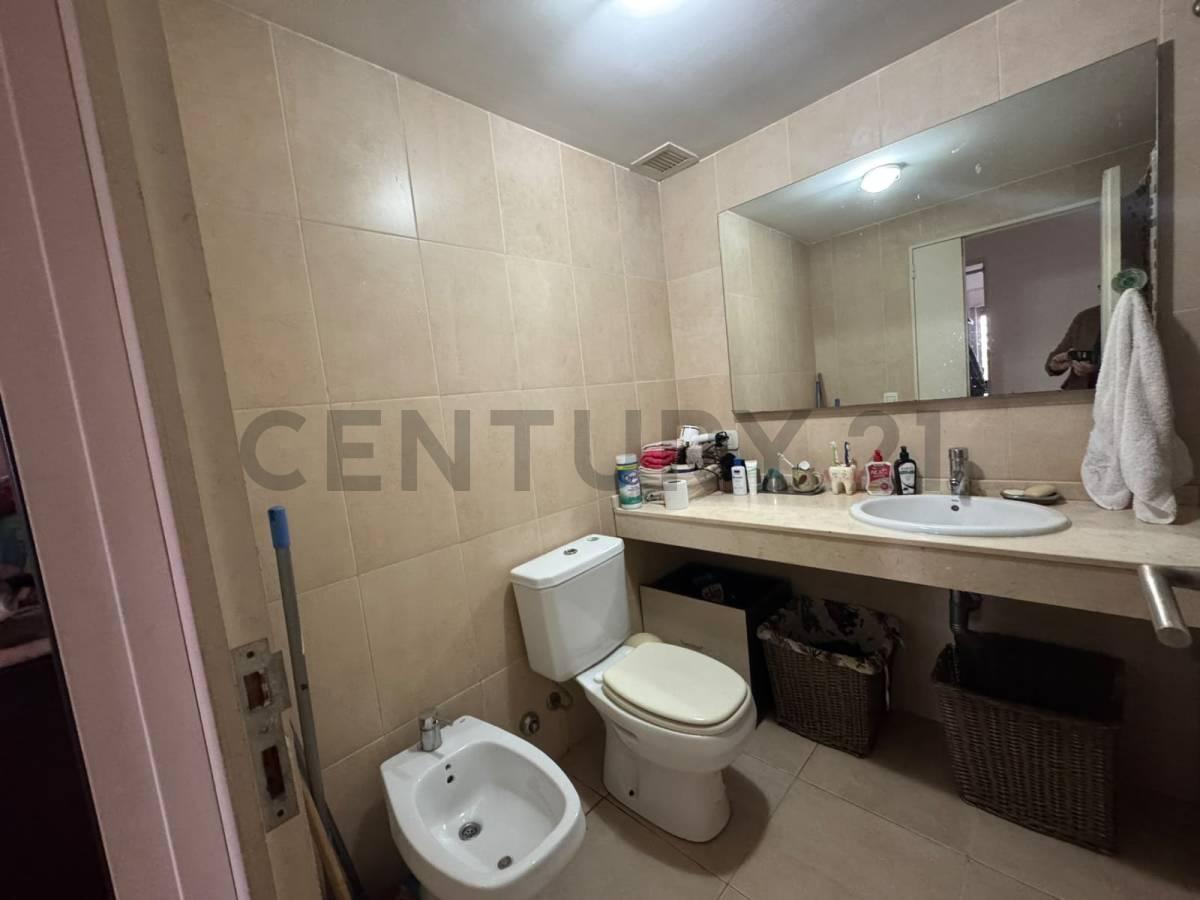 Foto de VENTA DEPARTAMENTO 4 AMBIENTES CON COCHERA EN FLORES, imagen 5