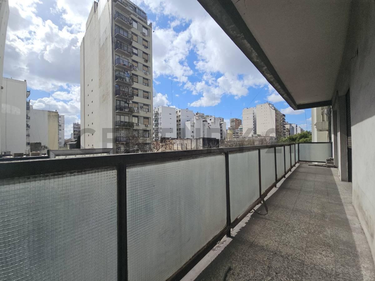 Foto de VENTA DEPTO 4 AMBIENTES CON DEPENDENCIA Y BALCÓN CORRIDO EN CABALLITO, imagen 3