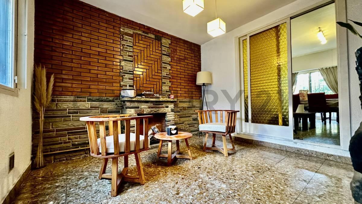 Foto de VENTA PH 5 AMBIENTES PARQUE CHACABUCO LUMINOSO CON QUINCHO Y 2 TERRAZAS, imagen 3