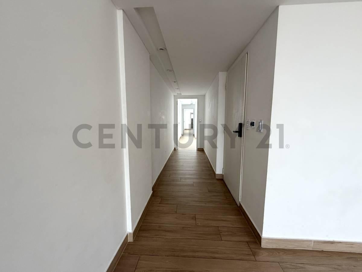 Foto de ALQUILER DEPARTAMENTO 4 AMBIENTES AL FRENTE + COCHERA SUPER LUMINOSO, imagen 4