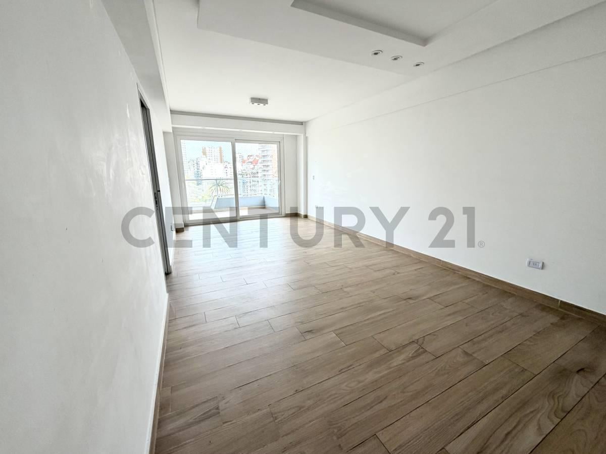 Foto de ALQUILER DEPARTAMENTO 4 AMBIENTES AL FRENTE + COCHERA SUPER LUMINOSO, imagen 1