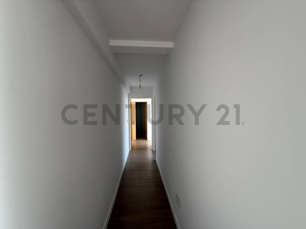 Foto de VENTA DEPARTAMENTO 4 AMBIENTES CON DOS COCHERAS Y LAVADERO, EN PLENO, imagen 1