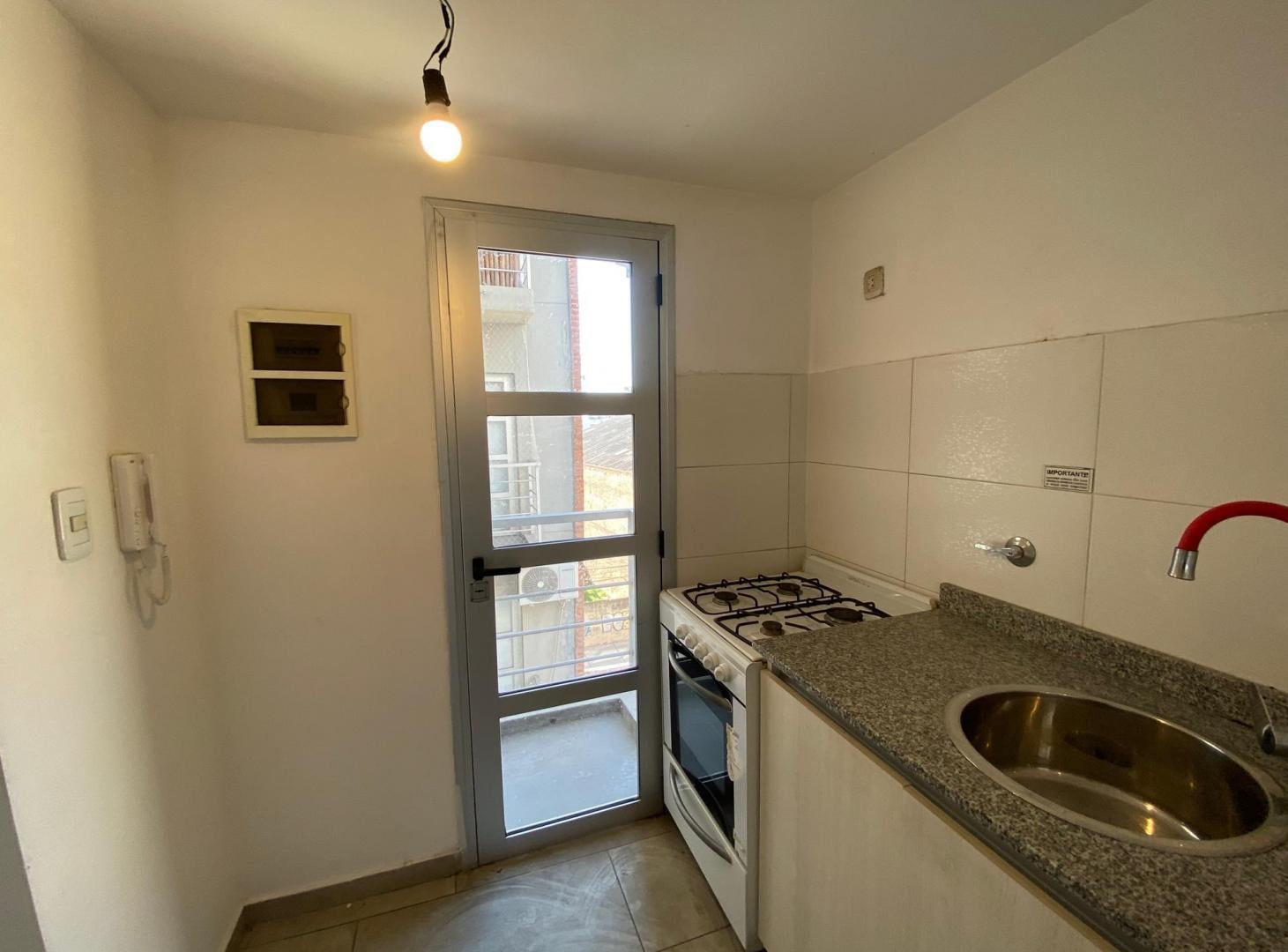 Foto de DEPARTAMENTO MONOAMBIENTE EN EL CENTRO DE AVELLANEDA, imagen 3