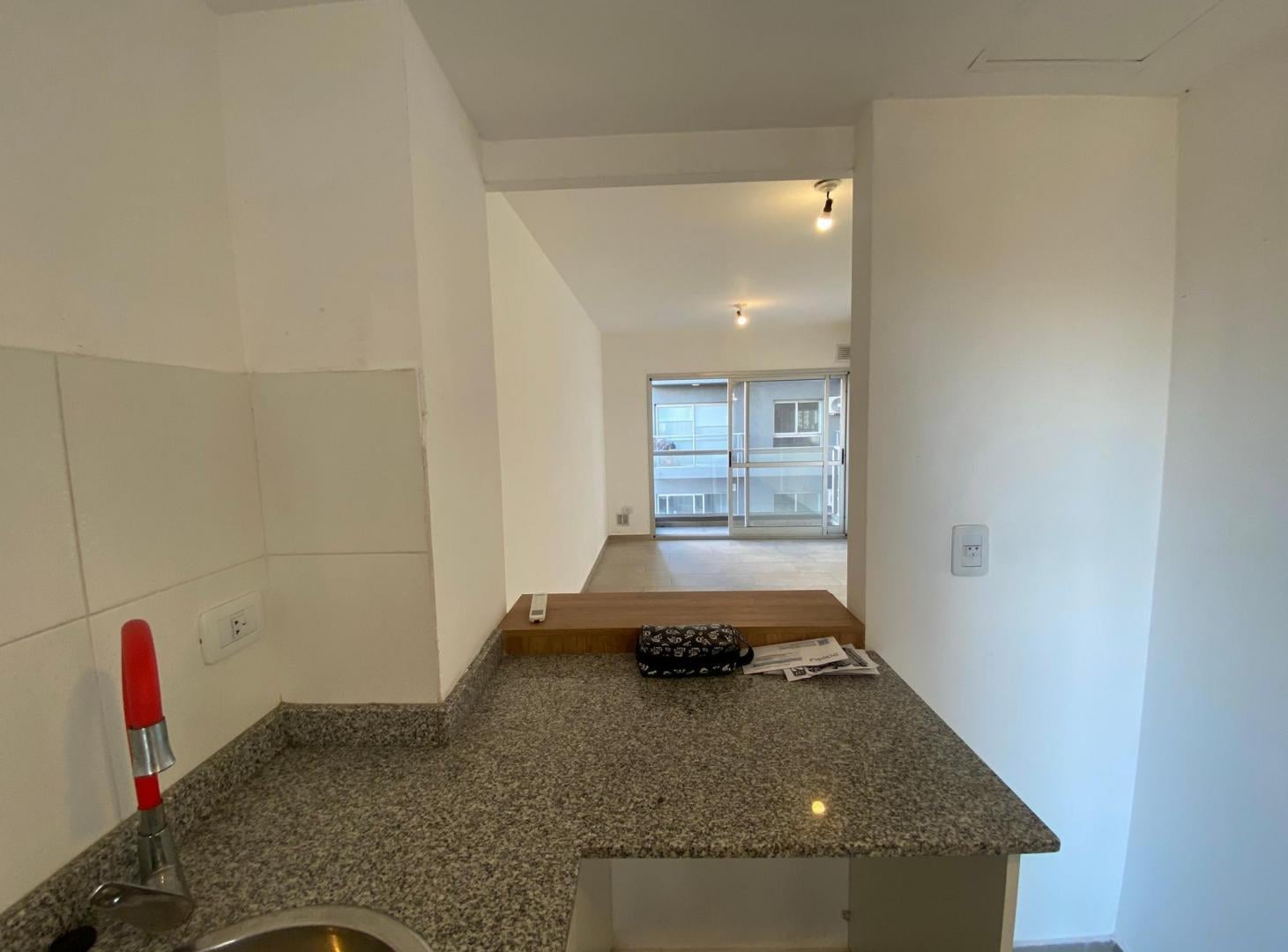 Foto de DEPARTAMENTO MONOAMBIENTE EN EL CENTRO DE AVELLANEDA, imagen 4