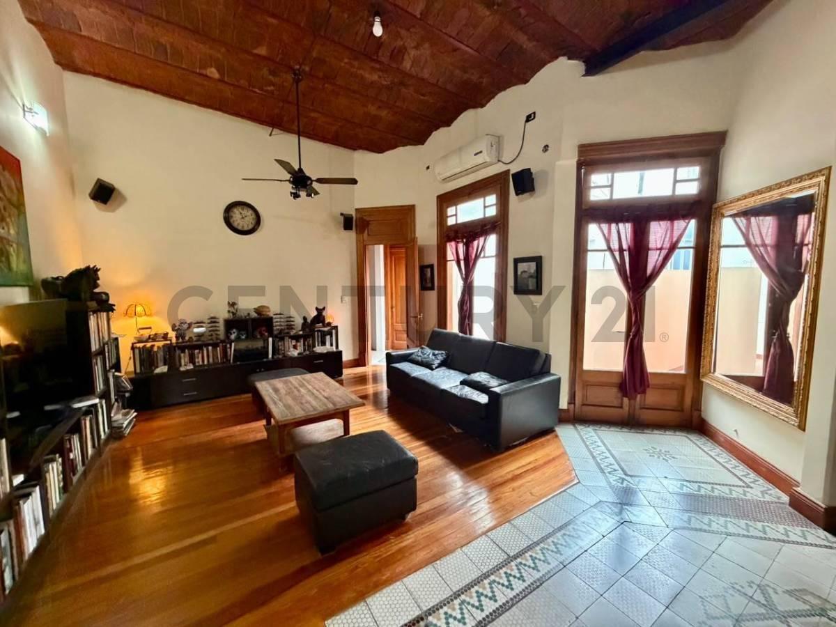 Foto de VENTA DEPARTAMENTO 4 AMBIENTES CON PASILLO EXTERIOR EN BALVANERA APTO, imagen 1