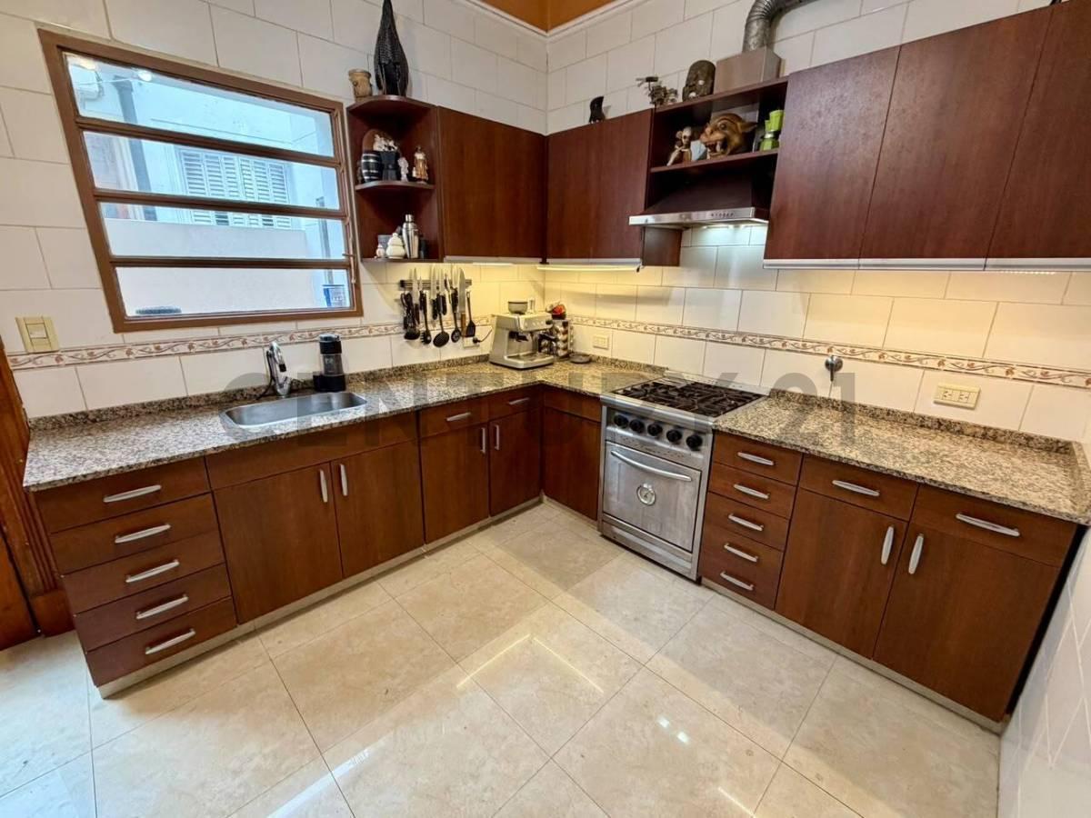 Foto de VENTA DEPARTAMENTO 4 AMBIENTES CON PASILLO EXTERIOR EN BALVANERA APTO, imagen 3