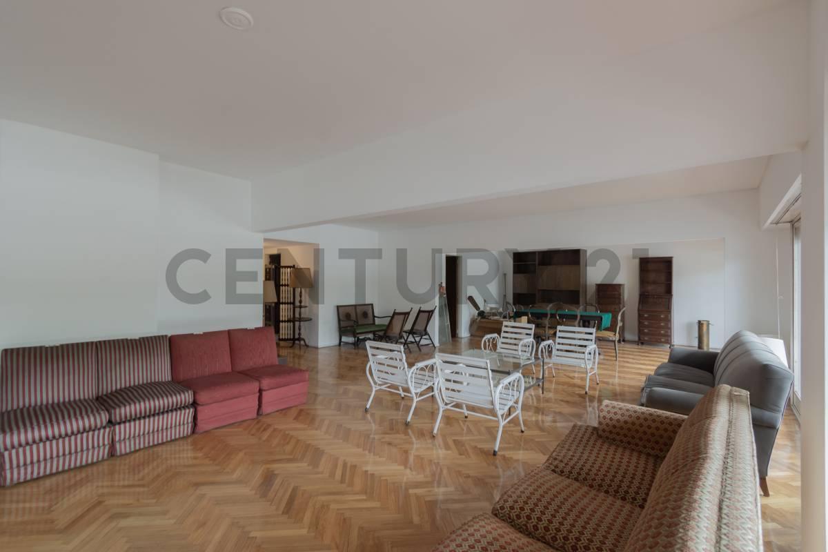Foto de Venta Depto 5 Ambientes con Patio, Parrila y Balcon. Las Cañitas, imagen 1