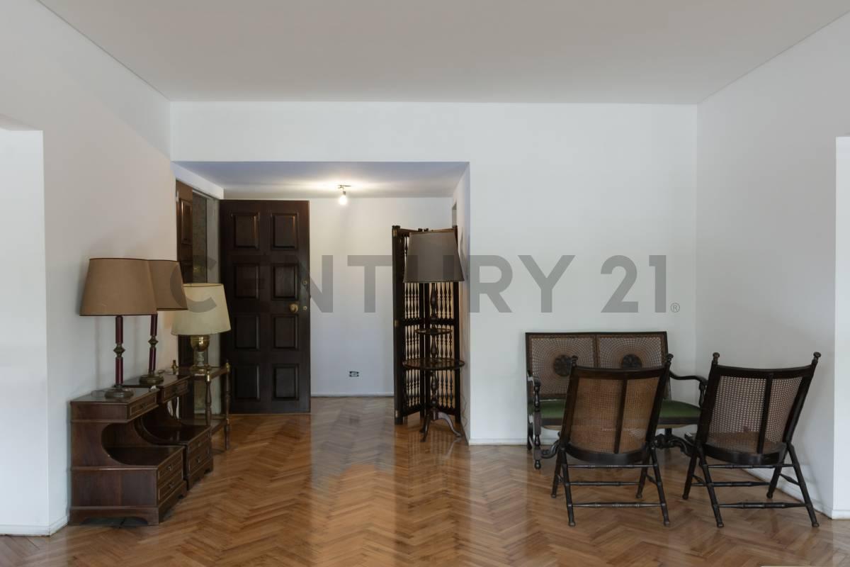 Foto de Venta Depto 5 Ambientes con Patio, Parrila y Balcon. Las Cañitas, imagen 2