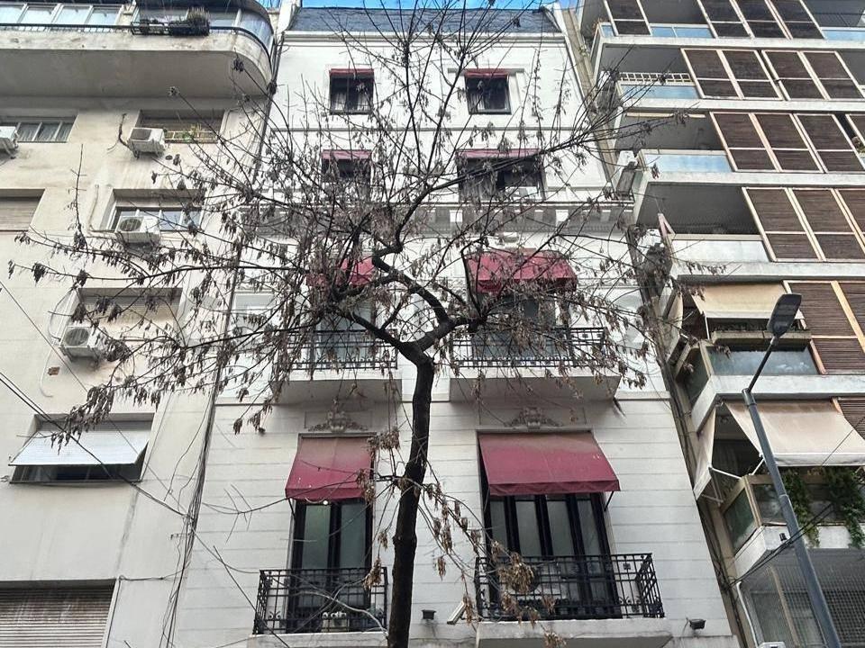 Foto de VENTA EDIFICIO EN BLOCK EN RECOLETA / OPCION VENTA FONDO DE COMERCIO /, imagen 2