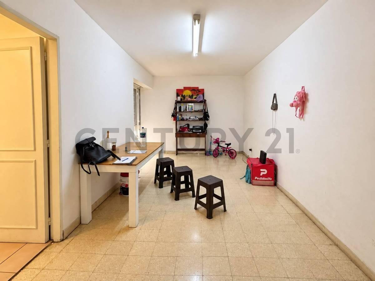 Foto de VENTA DEPARTAMENTO 3 AMBIENTES CON BALCÓN – FLORES, imagen 2