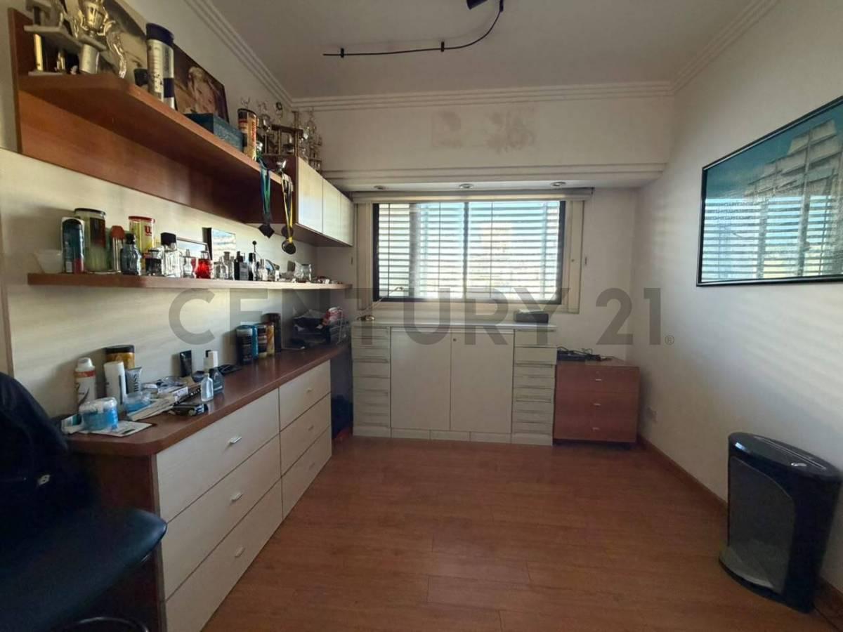 Foto de VENTA DEPARTAMENTO 5 AMBIENTES CON 4 SUITES Y 2 COCHERAS – PALERMO, imagen 4