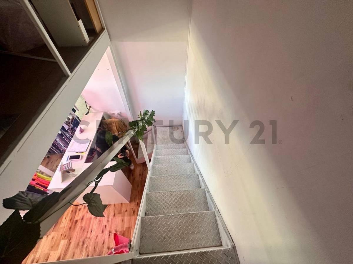 Foto de VENTA LOCAL COMERCIAL CON ENTREPISO | DOCKS DEL PUERTO – TIGRE, imagen 2