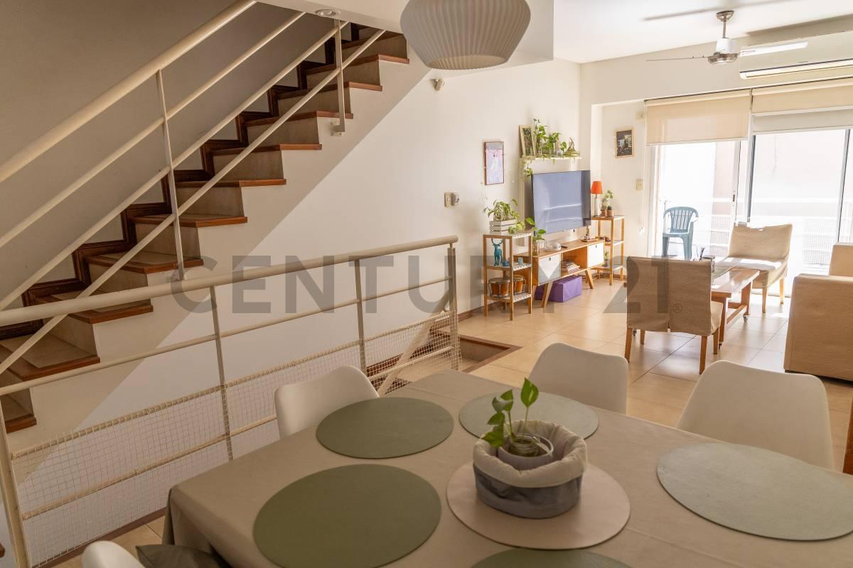Foto de VENTA TRIPLEX 4 AMBIENTES EN LOMAS DE NÚÑEZ | PATIO + TERRAZA +, imagen 1