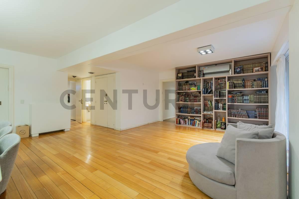 Foto de Venta departamento 5 ambientes con dos cocheras en Palermo Chico., imagen 2
