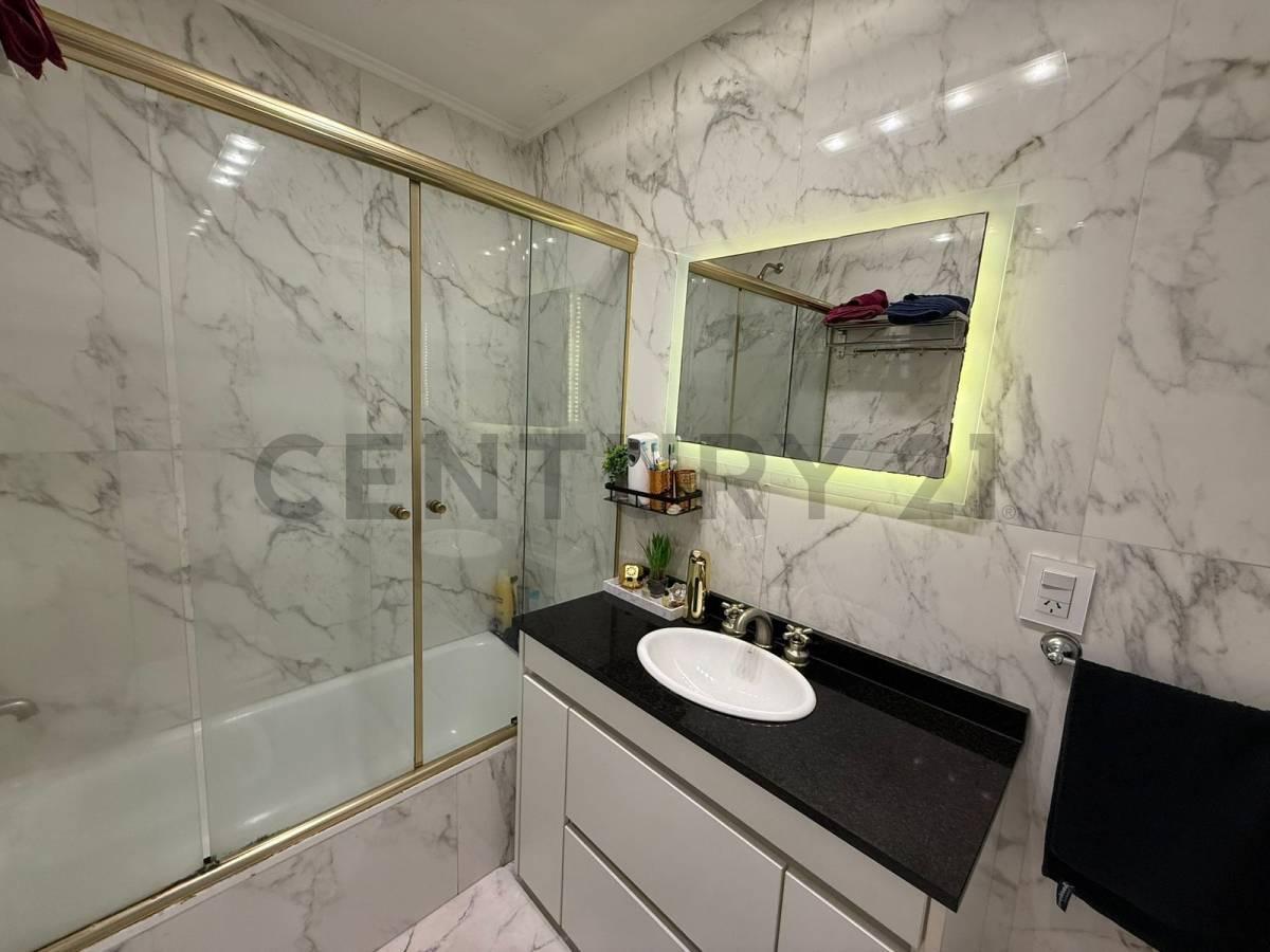 Foto de VENTA DEPARTAMENTO 4 AMBIENTES CON COCHERA EN RECOLETA - ACEPTA PERMUTA, imagen 2