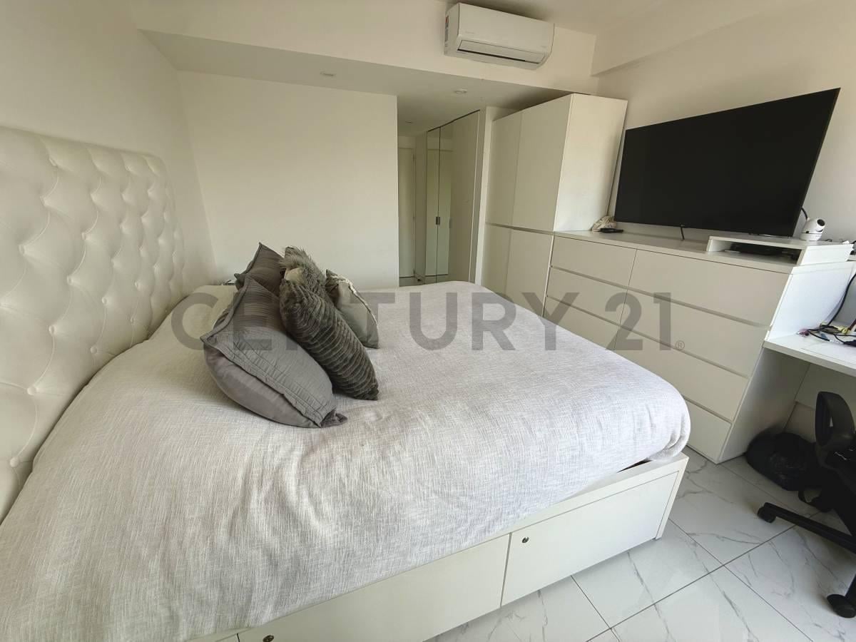 Foto de VENTA DEPARTAMENTO 3 AMBIENTES EN FLORES CON TERRAZA, PARRILLA Y PILETA, imagen 2