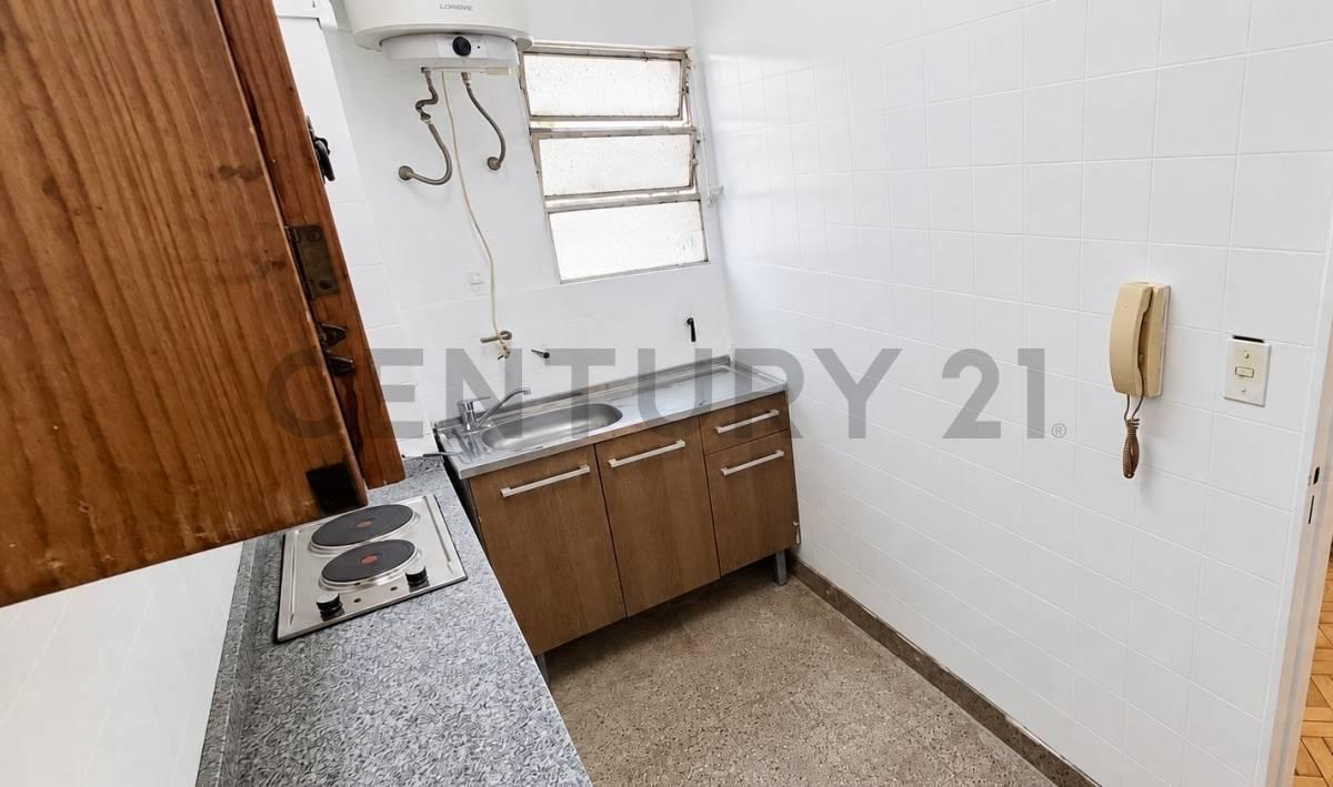 Foto de ALQUILER DEPARTAMENTO 2 AMBIENTES CON VISTA ABIERTA EN VILLA GRAL. MITRE, imagen 2