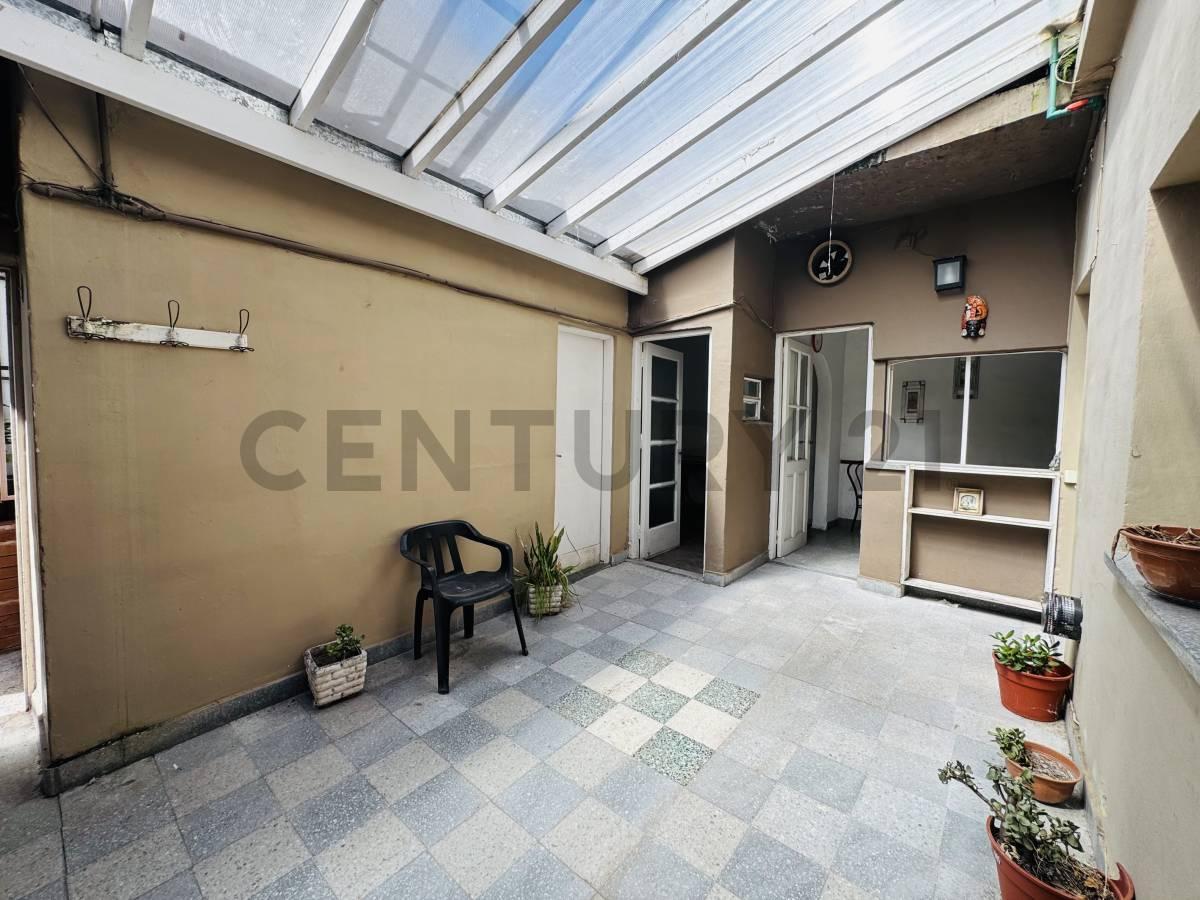 Foto de VENTA - PH 3 AMBIENTES - A REFACCIONAR - TERRAZA - SAAVEDRA, imagen 2