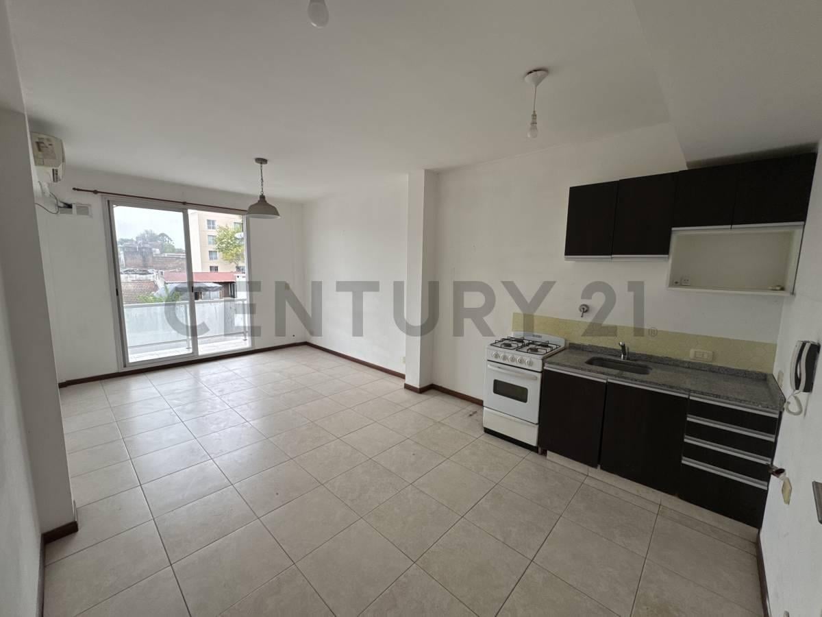 Foto de VENTA - DEPARTAMENTO - 2 AMBIENTES - COCHERA CUBIERTA - BALCON - APTO, imagen 2