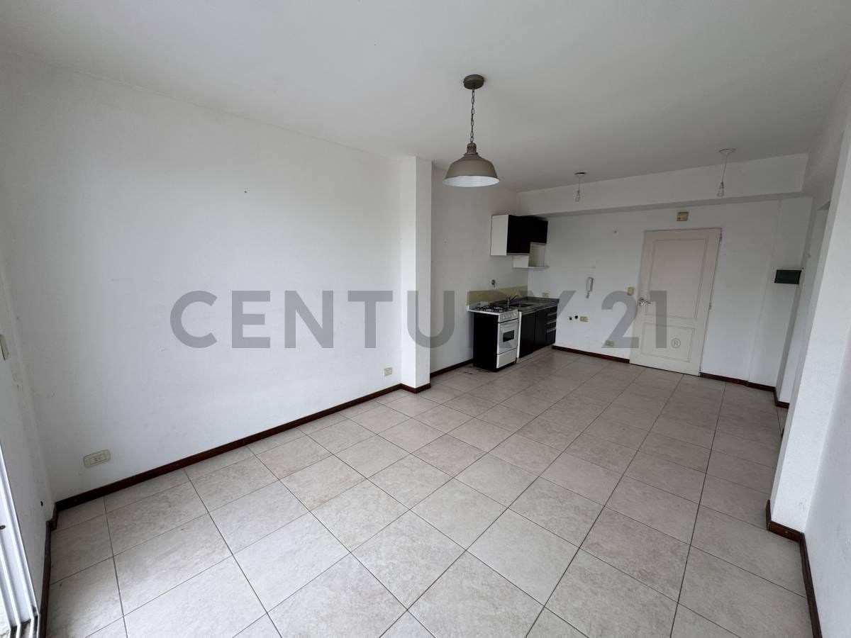 Foto de VENTA - DEPARTAMENTO - 2 AMBIENTES - COCHERA CUBIERTA - BALCON - APTO, imagen 4