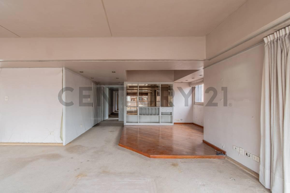 Foto de Departamento en venta de 6 ambientes con 2 cocheras y seguridad 24 hs, imagen 3
